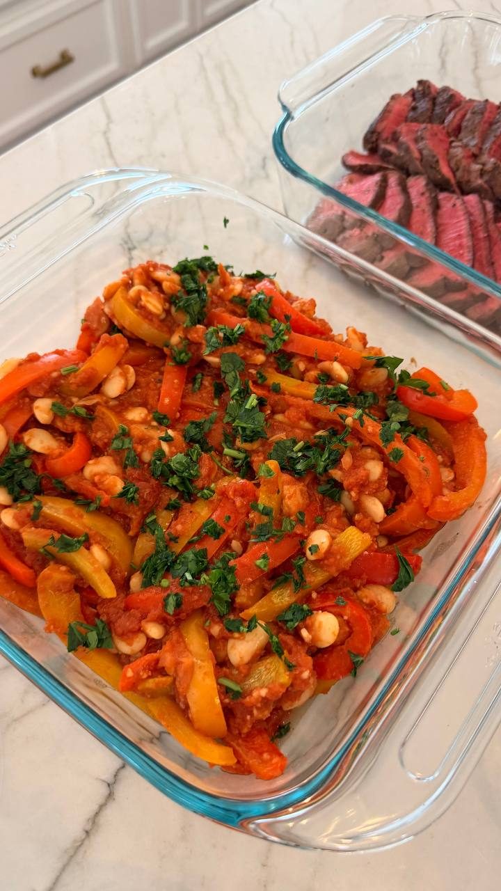 dish of vegetables, including peppers and beans